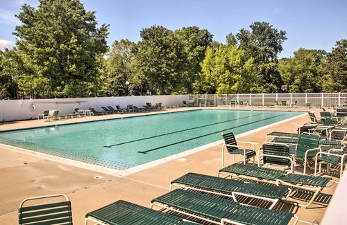 Bethany Beach Cottage | Golf Getaway w/Pool Access 2 Mi to Bethany Beach!