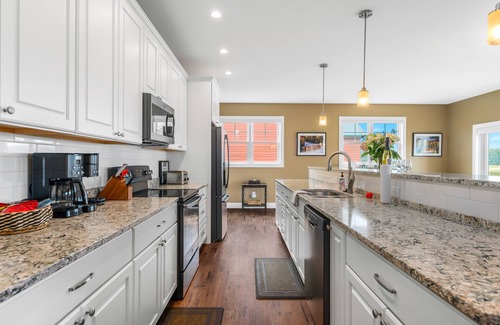 Kewadin House | 🛶 Golf in Luxury | Torch Lake Getaway at A-Ga-Ming | 2 En-Suites ➠ 12534