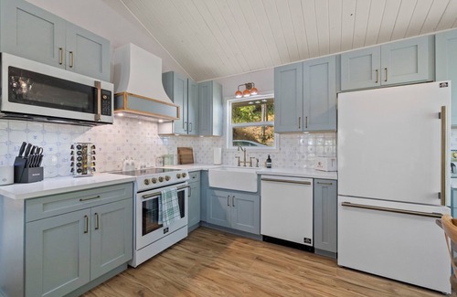 Groveland Cabin | Golf, lake, horses, pool, family, friendly in Yosemite—The Black Goose Resort!