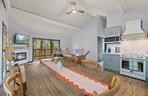 Groveland Cabin | Golf, lake, horses, pool, family, friendly in Yosemite—The Black Goose Resort!