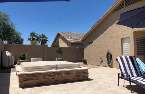 San Tan Valley House | Golf, private pool and spa. King beds, golf cart. Book for 2025 And early 2026.