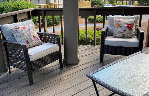 Foxfire Condo | Golf side getaway with scenic views and deck in Foxfire