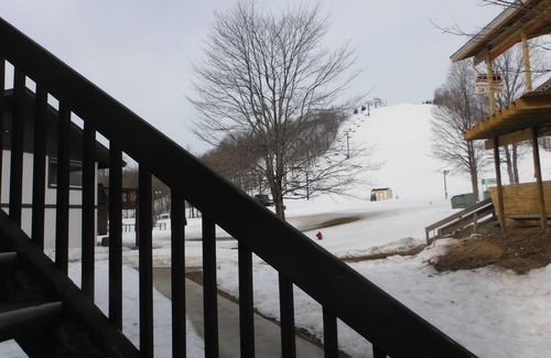 Mancelona House | Golf, SkI, Pool Pass included.