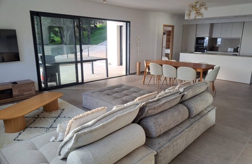 Olmeto House | Golf view house (2)