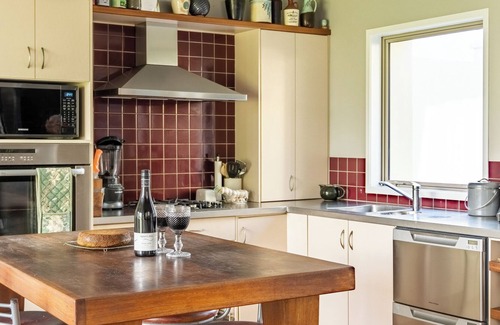 Mount Maunganui Cottage | Golfer's Retreat - Mount Maunganui Holiday Apartment