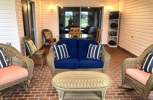 Springdale House | Golfers Paradise! 3-bedroom with a lake view, on the golf course in The Villages