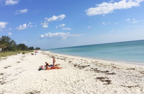 Long Meadow House | Golfers Paradise Minutes from the Beach!!!!! Welcome to Paradise!