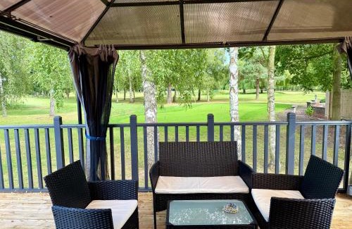 Wisbech Apartment | Golfing & Family Breaks in Luxury Lodge