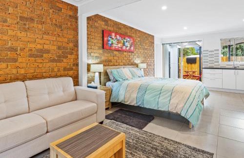 Rosebud House | Golfside Getaway 2 by Ready Set Stay