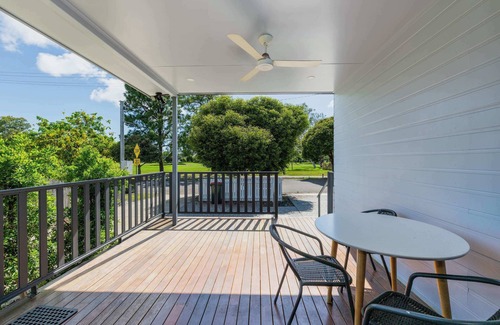 Rosslea Apartment | Golfside Haven 2 Bedroom, 2Bathroom - Across from Golf Course
