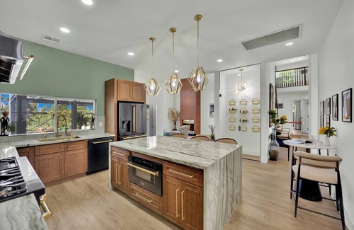 Winchester House | Golfside Villa 4300sf 4BD/4BA w/Pool, Sauna, Hot Tub - Near Strip