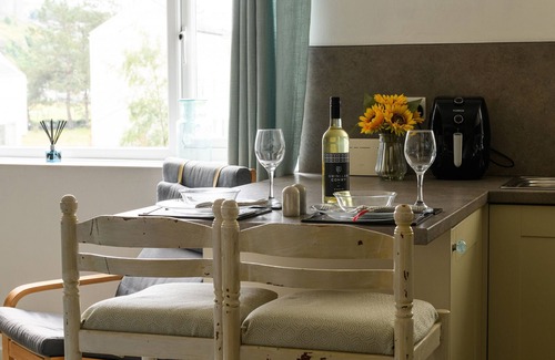 Harlech Apartment | Golygfa o'r Castell - Castle Views