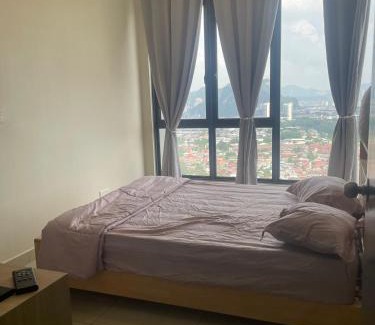 Batu Caves Apartment | Gombak, KL at Ayuman Suites with Netflix & panoramic view of Gombak & Batu Caves