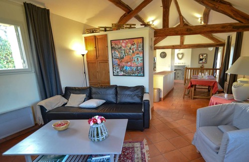 Noisy-le-Roi Villa | Gondi apartment - 4 rooms (approx. 100m2) on the first floor