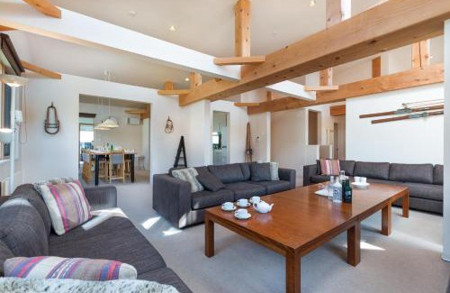 Hirafu Apartment | Gondola Chalet by H2 Life