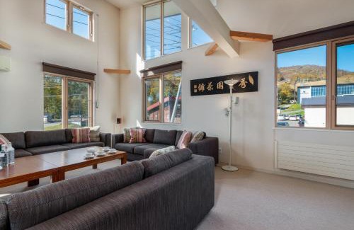 Hirafu Apartment | Gondola Chalet by H2 Life