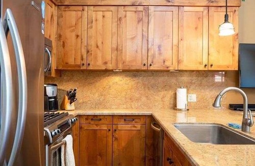 Truckee Condo | Gondola Lookout in Northstar