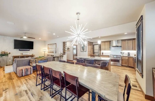 South Lake Tahoe Villa | Gondola Vista 5 Bedroom Villa