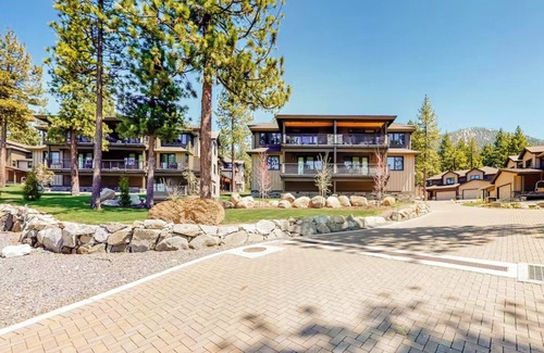 South Lake Tahoe Villa | Gondola Vista 5 Bedroom Villa