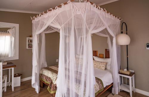 Mariental Cabin | Gondwana Kalahari Anib Lodge