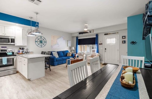 Hampton Condo | Gone Coastal | 1 Block to Beach & Boardwalk