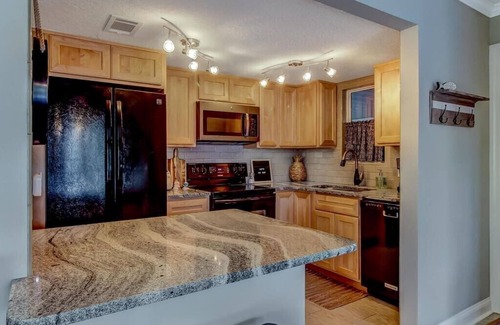 Fernandina Beach Condo | Gone Coastal: Beach Retreat with Pool & Tennis