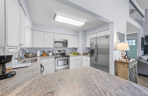 Northeast Virginia Beach Condo | Gone Coastal Beautiful North End Close To Beach Access