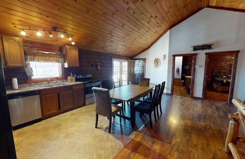Carbon Hill Cabin | Gone Fishin' - Cabins in Hocking