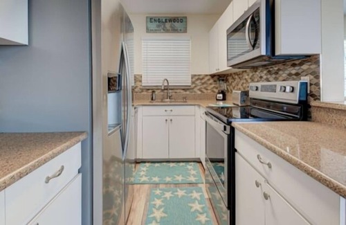 Englewood South House | Gone Fishing - Canal FRONT - Amazing boating - fantastic location easy to the Bay and Gulf