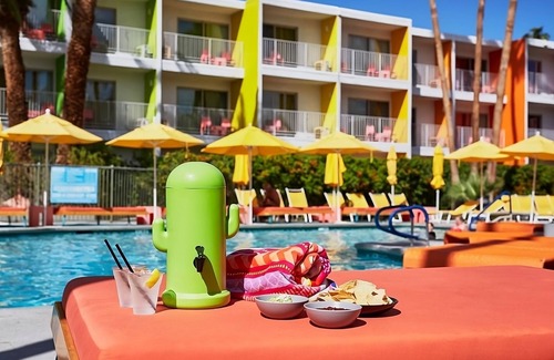 Sonora Sunrise Hotel | Good for Family! Close to Famous Attractions and Botanical Garden.
