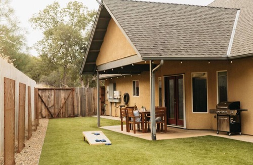 Mariposa Apartment | Good Girl`s Peak Paradise with bbq and fire pit