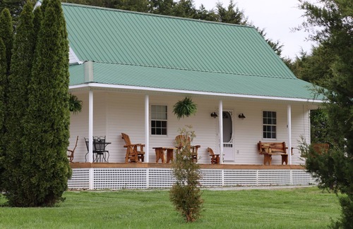 Lawrenceburg Cottage | Good Hope Cottage- Amish Country/fire pit