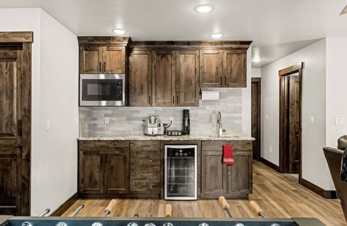 Meadow View Heights Apartment | Good Karma Cabin - Luxury Mountain Retreat