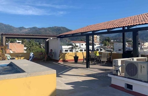 Diaz Ordaz Condo | Good location! Versalles 3 blocks to the beach! ?