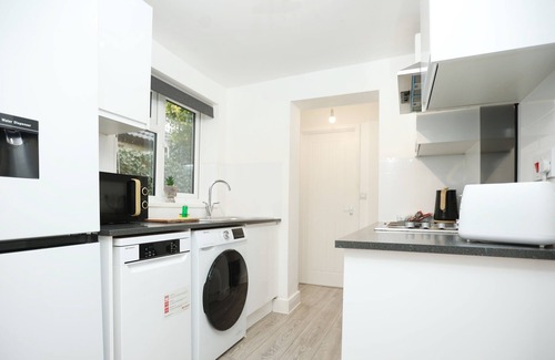 Swindon House | Good Monthly Discounts