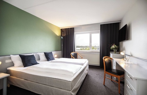 Bad Oldesloe Hotel | Good Morning + Bad Oldesloe