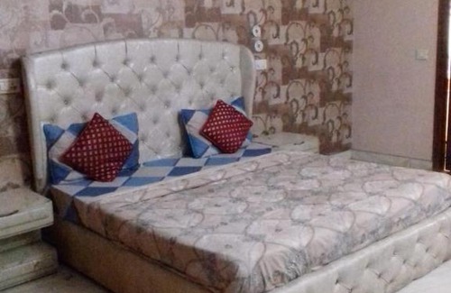 Malviya Nagar Apartment | Good place for parties and stays