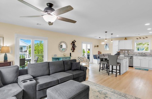 Ramrod Key House | Good Times & Tan Lines - 3 Bedroom Beautiful Pool Home with boating access