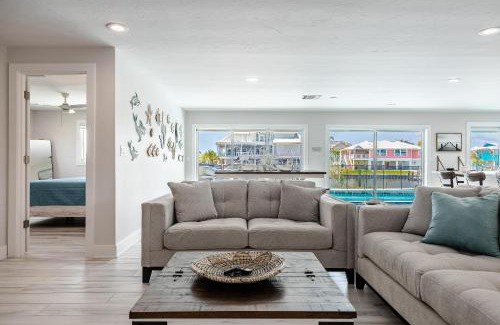 Siesta Isle House | Good Vibes and Tan Lines! Private Beach with Heated Pool - Villa Good Times, Fort Myers Beach