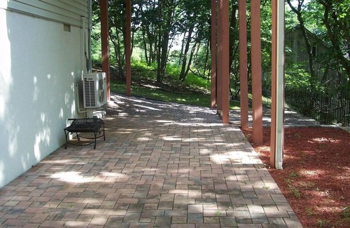 Bushkill Ski Chalet | Good Vibes Chalet With Private Hot Tub & Sauna in Saw Creek Private Community