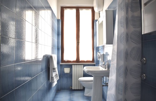 Pisa Apartment | Good Vibes Double Room