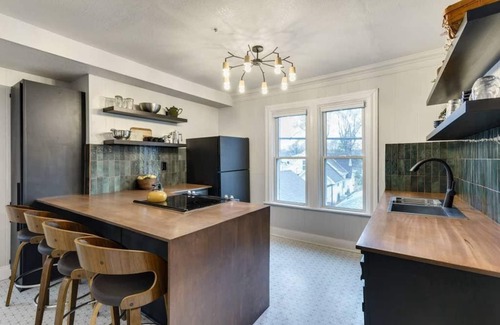 Northeast Minneapolis House | Good vibes only live here! New, sassy, and oh-so-much fun just happened in Northeast, Minneapolis
