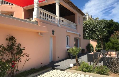 Les Issambres House | Goonie Lodge