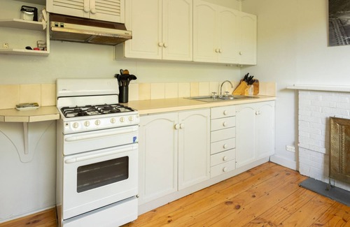 Warrnambool House | Goose Gully - Pet Friendly in Central Warrnambool