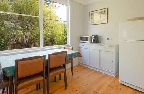 Warrnambool House | Goose Gully - Pet Friendly in Central Warrnambool