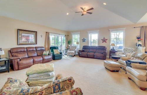 Jerome House | Goose Lake Home 13 Mi to Michigan Intl Speedway