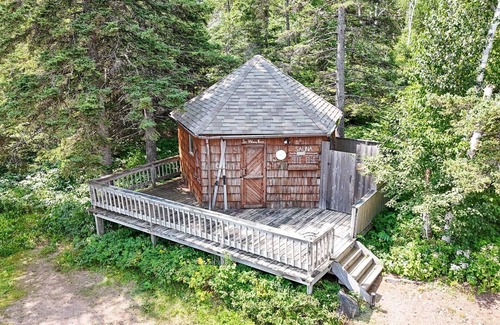 Two Harbors Apartment | Gooseberry Trailside Suites | Lester River Suite