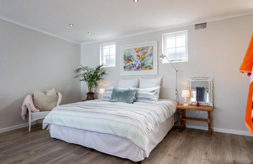 Hermanus City-Centre Apartment | Goozi Garden Cottage