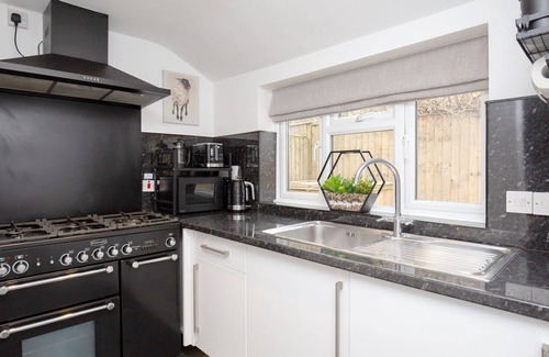 Chipping Campden Cottage | Gordon Cottage - sleeps 4 guests in 2 bedrooms