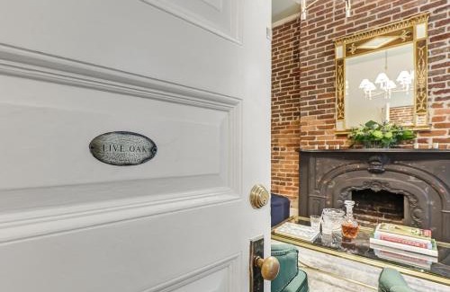 Historic Downtown Savannah Apartment | Gordon Inn Live Oak